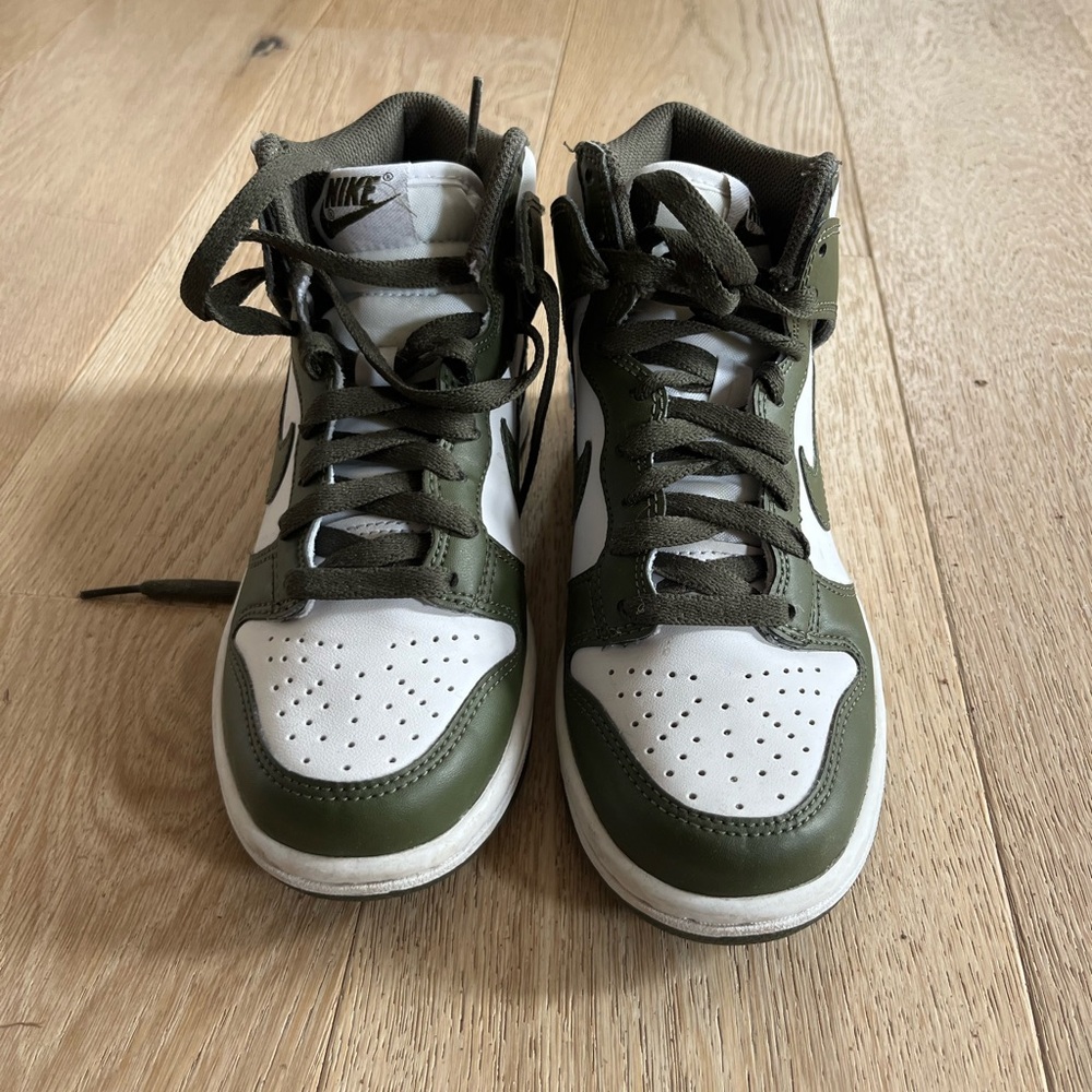 Nike Green and White High-Top Sneakers
